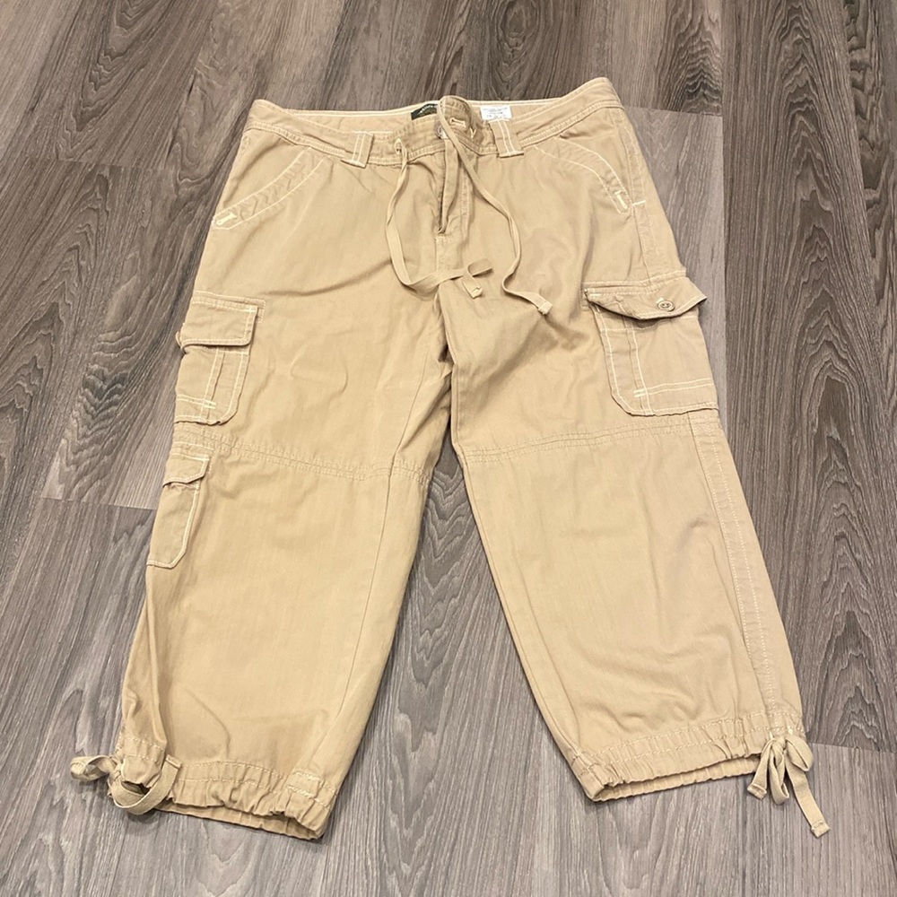 Eddie Bauer. Women’s khaki cargo pants.